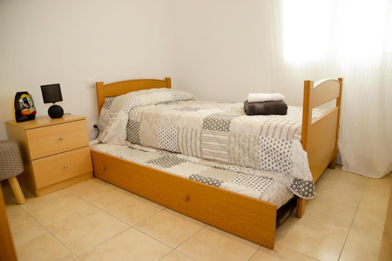 Apartamento En Pleno Centro De Cambrilsアパートメント エクステリア 写真