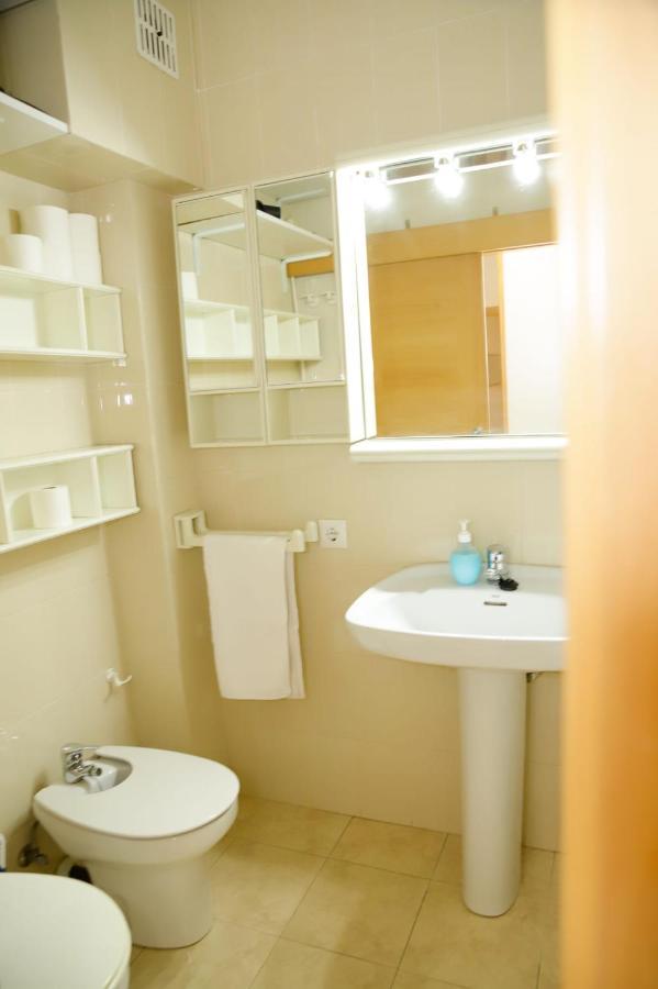 Apartamento En Pleno Centro De Cambrilsアパートメント エクステリア 写真