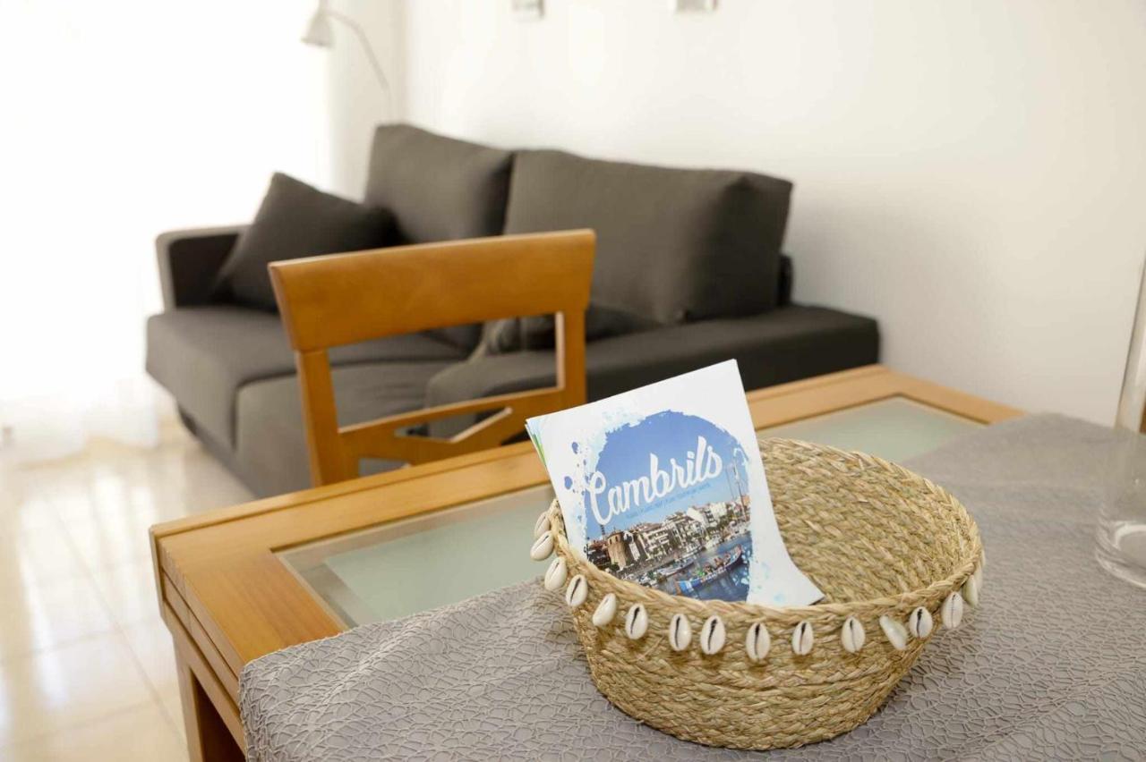 Apartamento En Pleno Centro De Cambrilsアパートメント エクステリア 写真