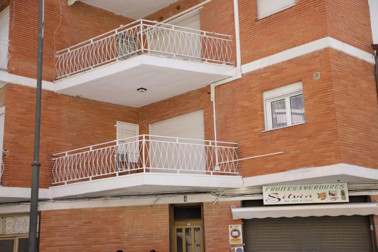 Apartamento En Pleno Centro De Cambrilsアパートメント エクステリア 写真
