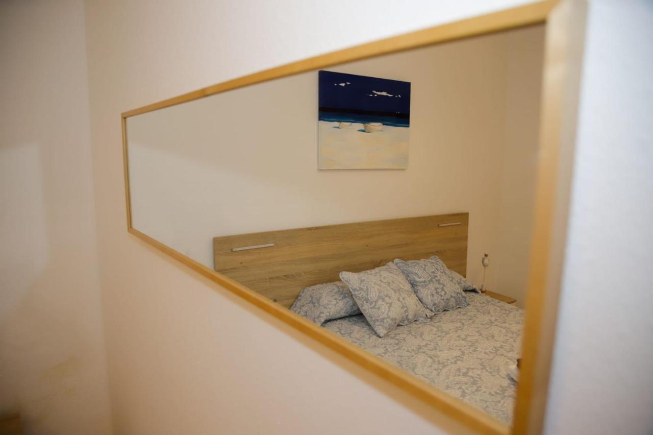 Apartamento En Pleno Centro De Cambrilsアパートメント エクステリア 写真